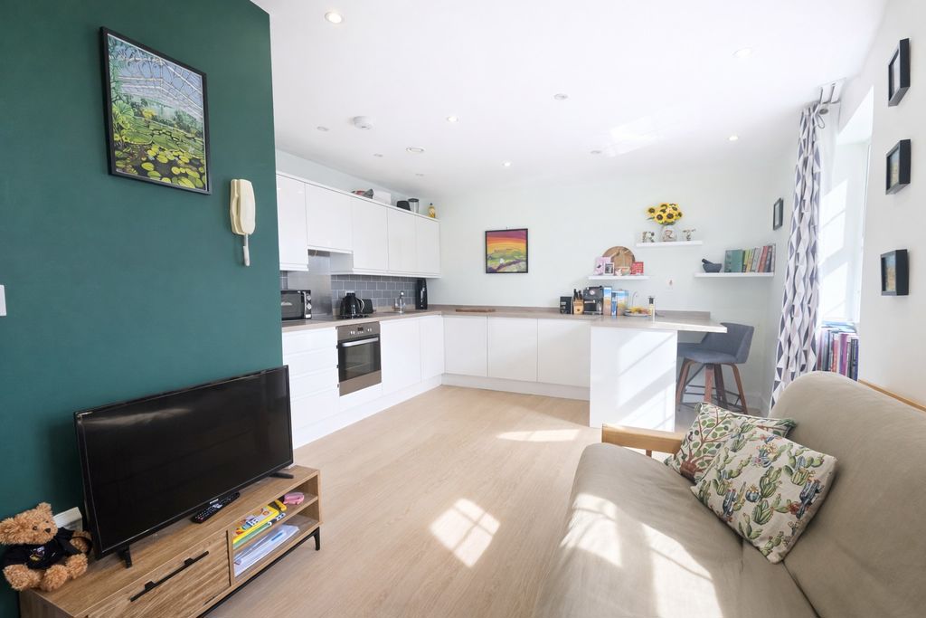 38 Station Road Loudwater